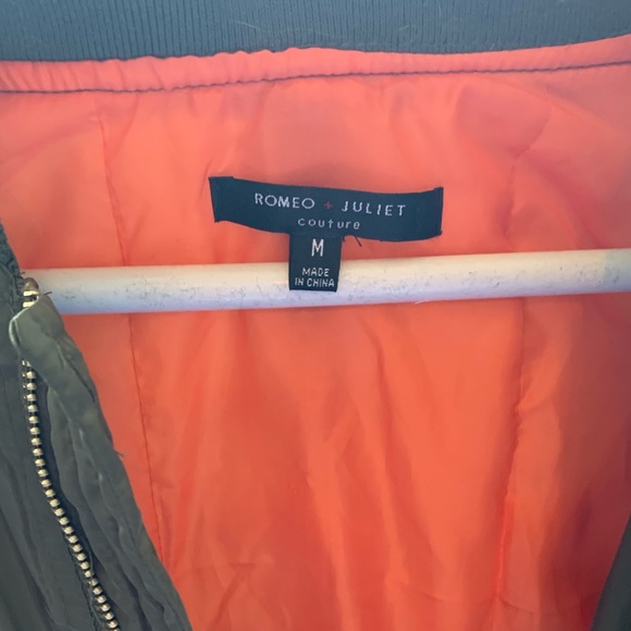 Bomber jacket size medium in women’s - Picture 4 of 4